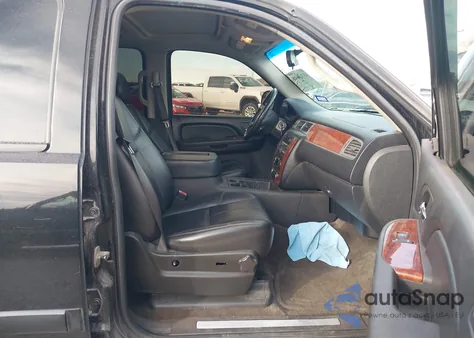 2009 Chevrolet Tahoe Lt2 z USA, uszkodzony, nr VIN 1GNEC233X9R156528